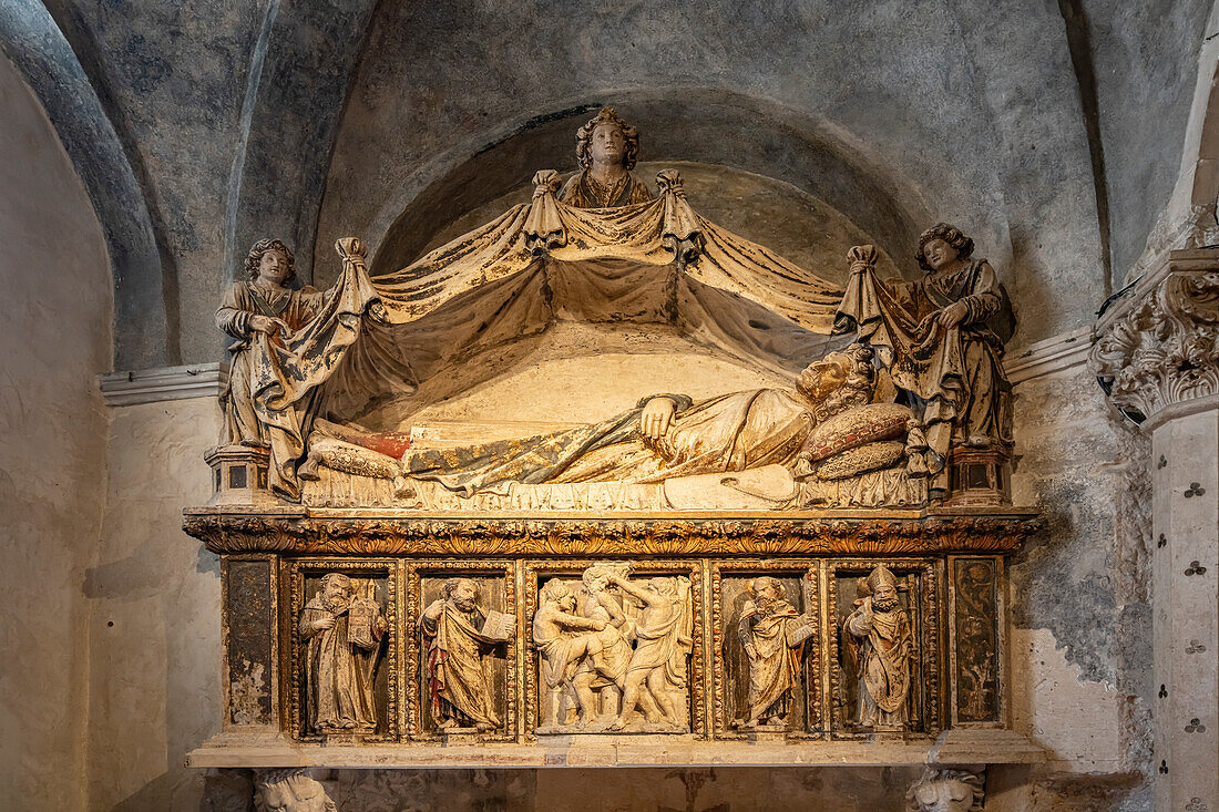 Altar des heiligen Anastasius im Innenraum der Kathedrale des hl. Domnius in Split, Kroatien, Europa 