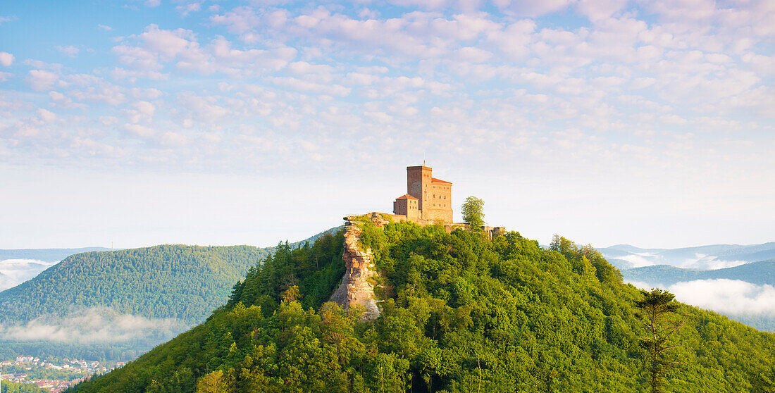  Trifels Castle in summer, Anweiler am Trifels, Rhineland-Palatinate, Germany 