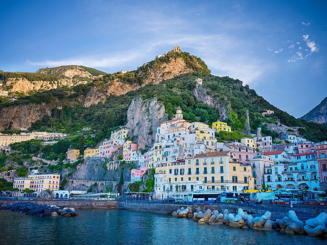 Amalfi am frühen Morgen, Amalfi, Amalfiküste, Salerno, Kampanien, Süditalien, Italien, Europa, Mittelmeer