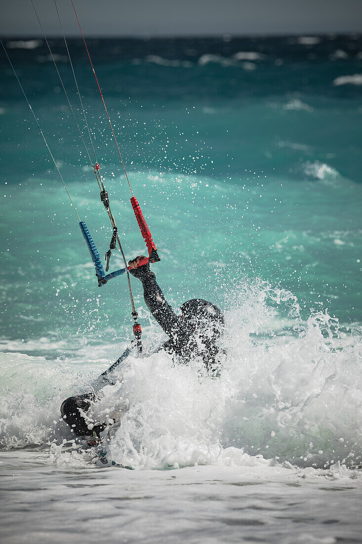  Kitesurfer on the Cote d&#39;Azur in Nice, France 