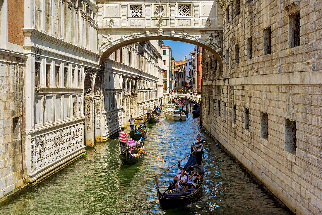  Busy Bridge of Sighs, Venice, Veneto, Italy, Europe 