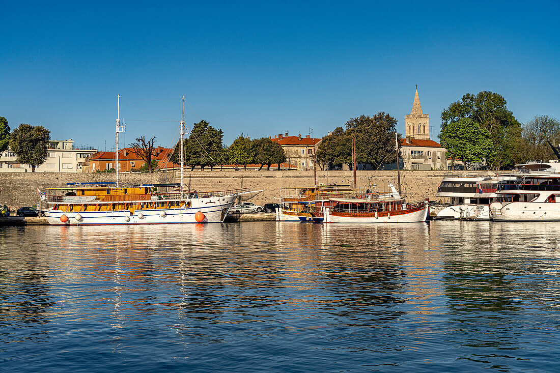  Boats in the harbor and the city walls Zadar, Croatia, Europe 