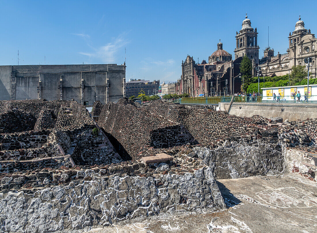 Archäologische Aztekenstadt Tenochtitlan, Templo Mayor, Blick auf die Kathedrale, Mexiko-Stadt, Mexiko