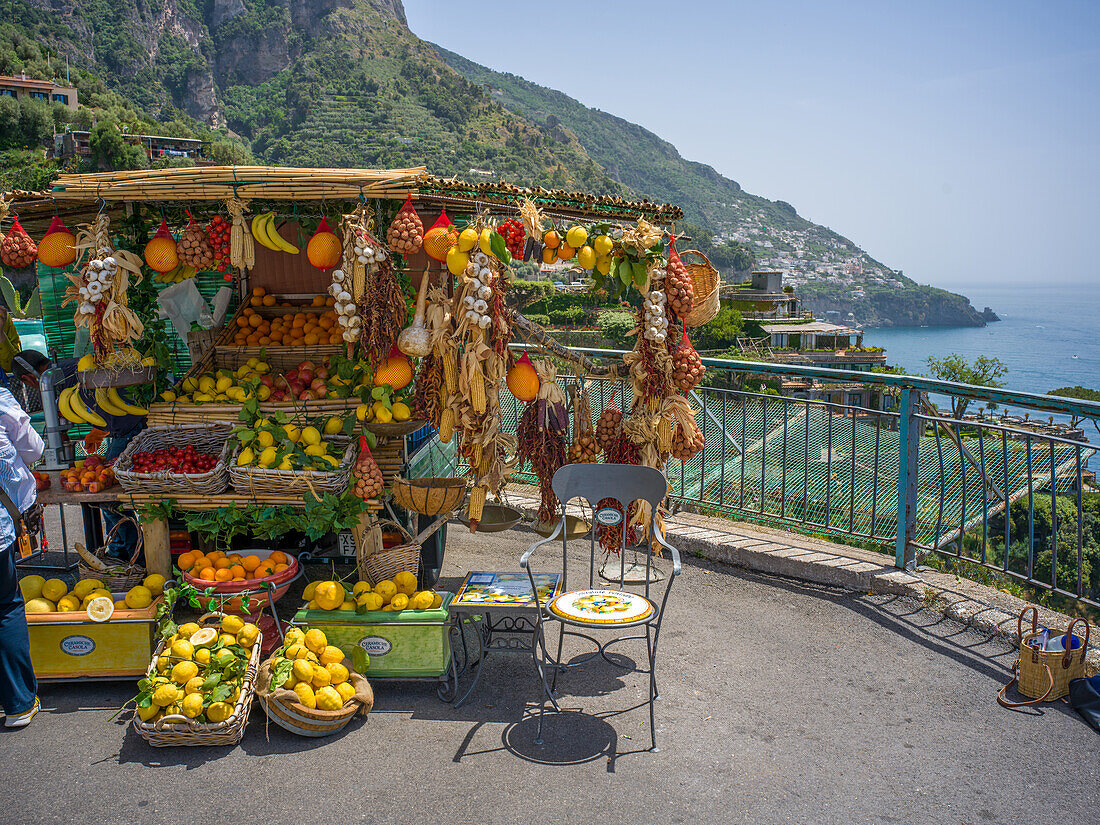 Obststand an der Amalfiküste, Salerno, Amalfiküste, Kampanien, Süditalien, Italien, Europa, Mittelmeer