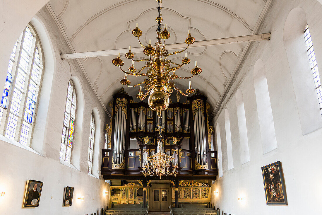  Interior view, Church of Cosmae et Damiani, Stade, Altes Land, Lower Saxony, Germany 