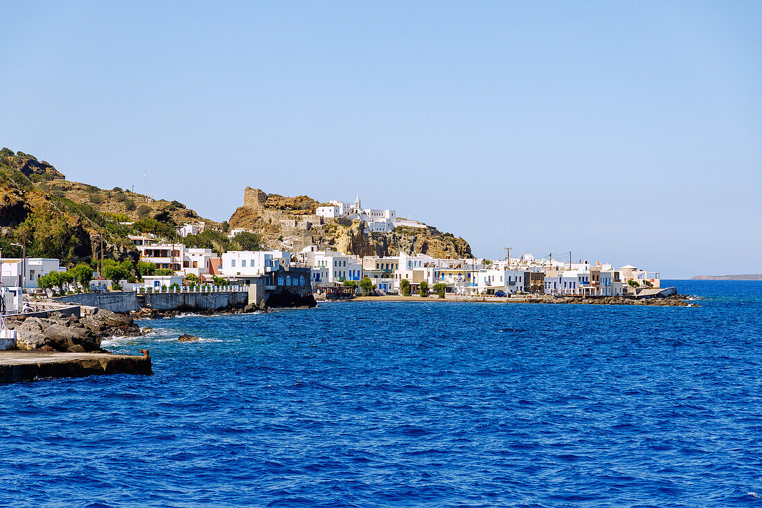Hafen der Inselhauptstadt Mandráki auf der Insel Nissyros (Nisyros, Nissiros, Nisiros) in Griechenland