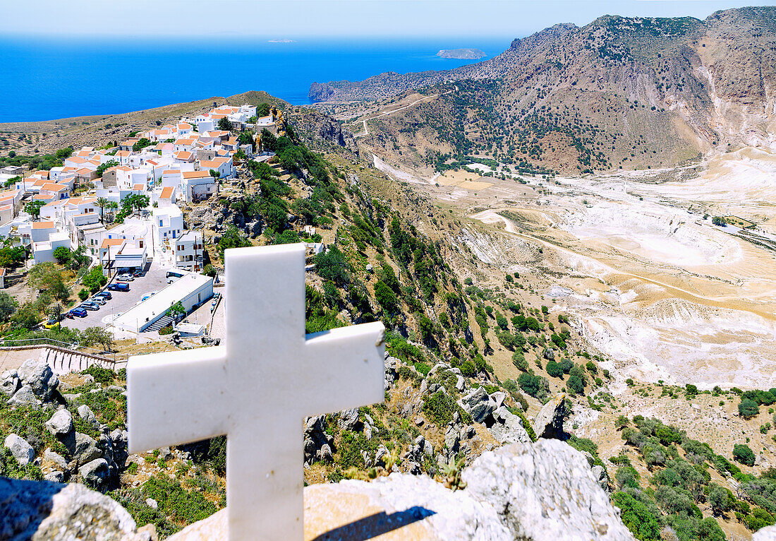  View from the church of Profitis Ilías to the mountain village of Nikiá and the caldera on the island of Nissyros (Nisyros, Nissiros, Nisiros) in Greece 