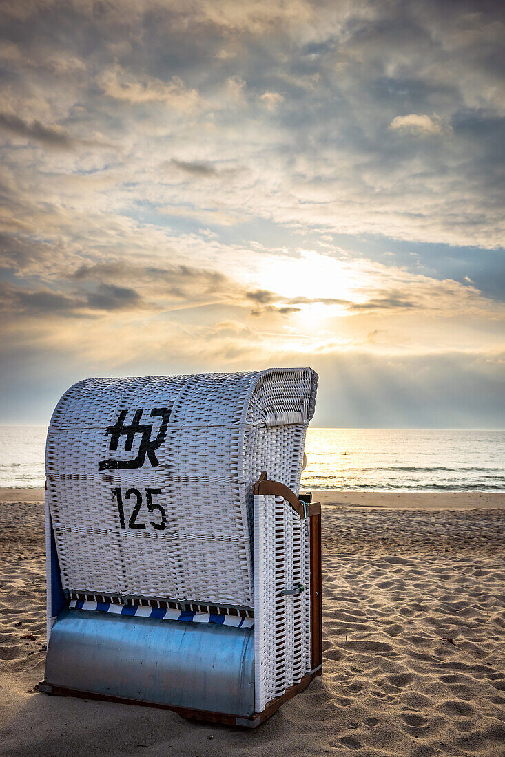  Beach chair in the Baltic Sea resort of Dahme, Baltic Sea, Sea, Ostholstein, Schleswig-Holstein, Germany 