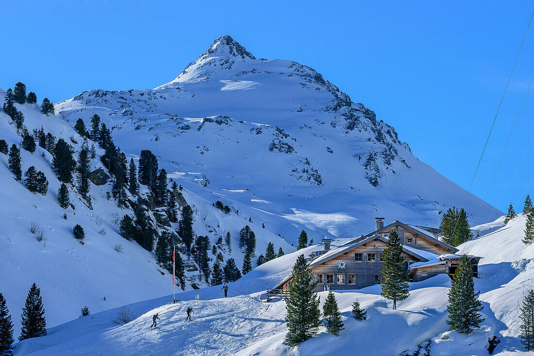 Neue Bamberger Hütte mit Dristkopf im Hintergrund, Neue Bamberger Hütte, Kelchsau, Kitzbüheler Alpen, Tirol, Österreich