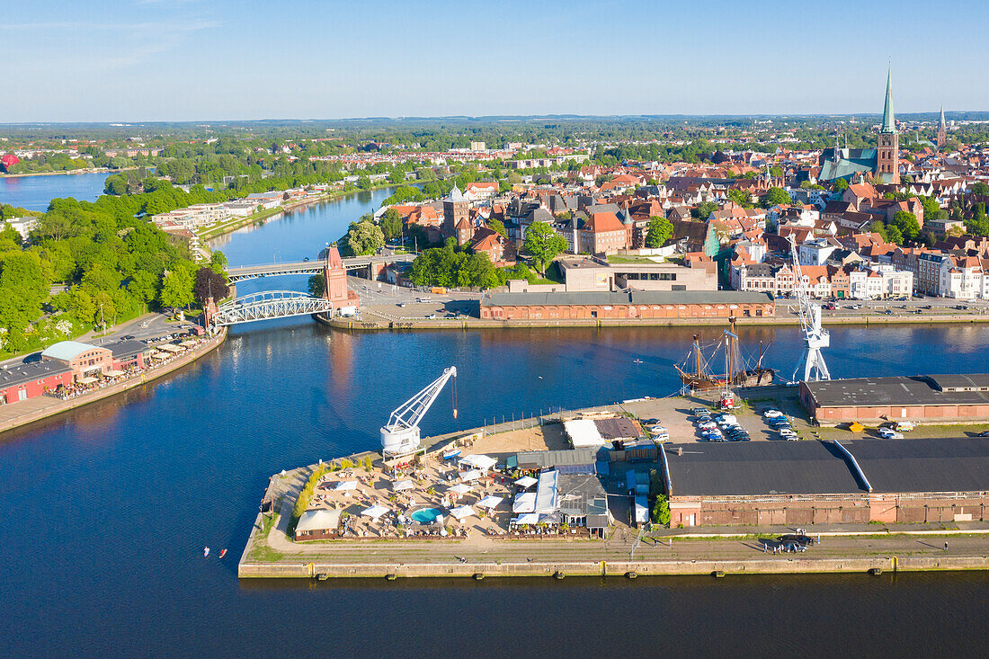 Blick auf die Wallhalbinsel und Trave, Hansestadt Lübeck, Schleswig-Holstein, Deutschland