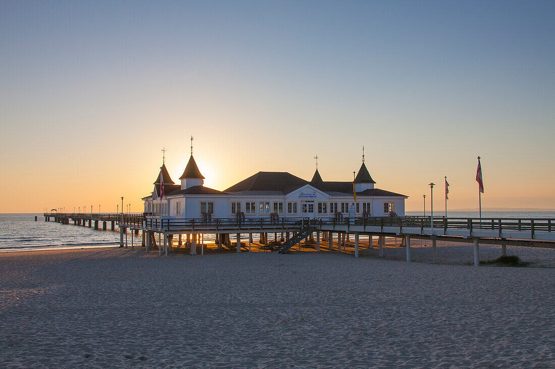 Seebrücke, Morgenstimmung, Ahlbeck, Insel Usedom, Ostsee, Mecklenburg-Vorpommern, Deutschland