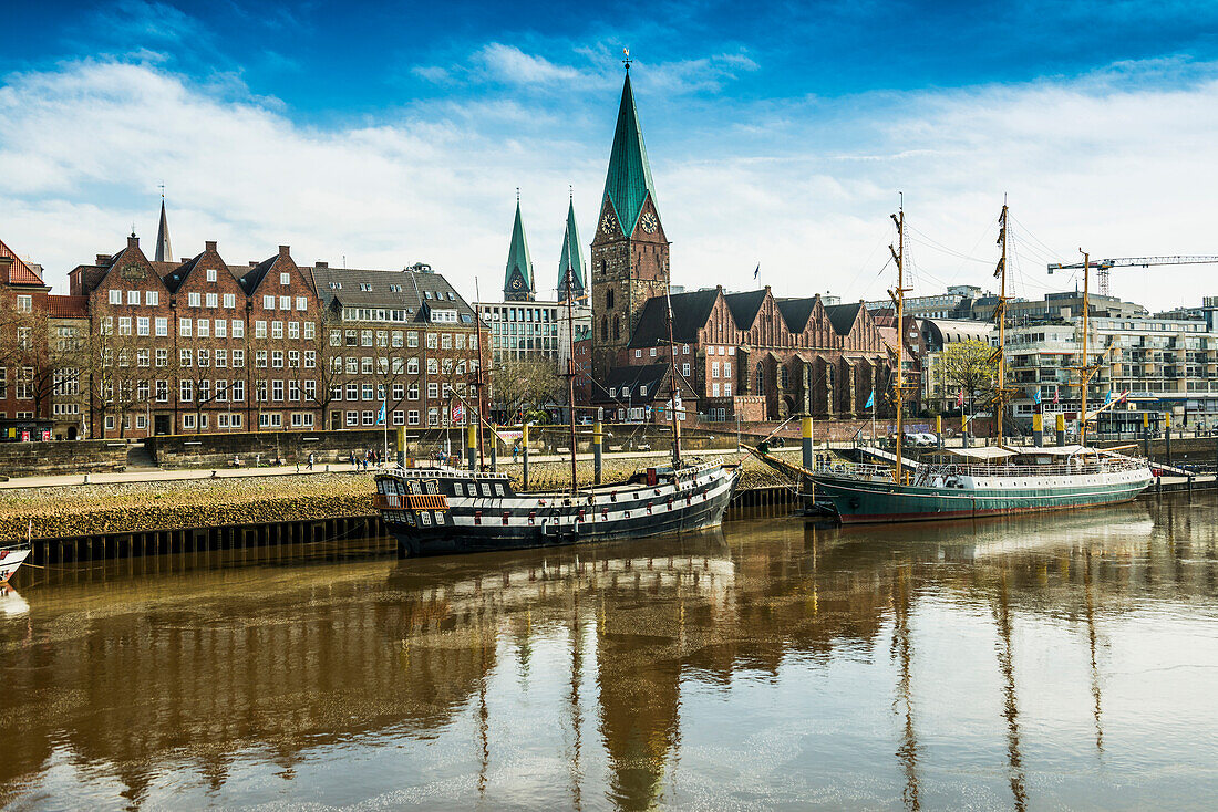  City panorama, Weser promenade, old town, Weser, Hanseatic City of Bremen, Germany 