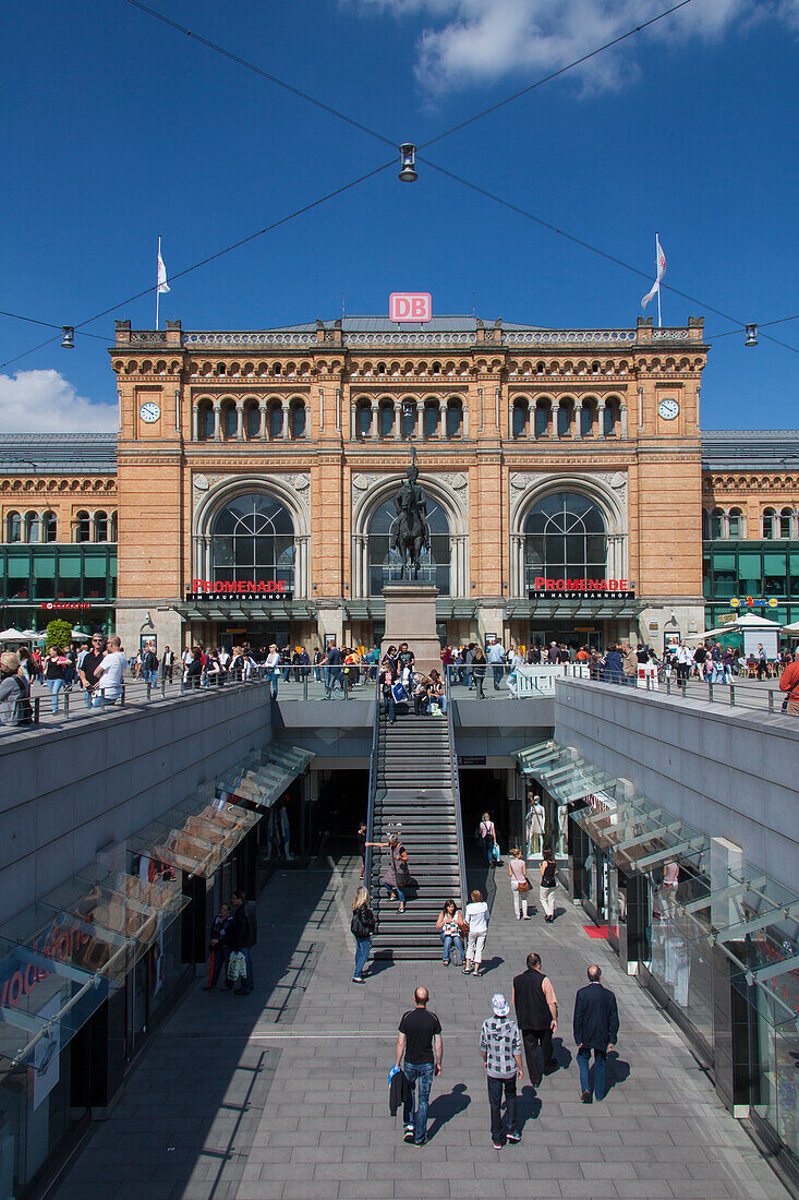  Train station, water features, Niki-de-Saint-Phalle-Promenade, Hanover, Lower Saxony, Germany 