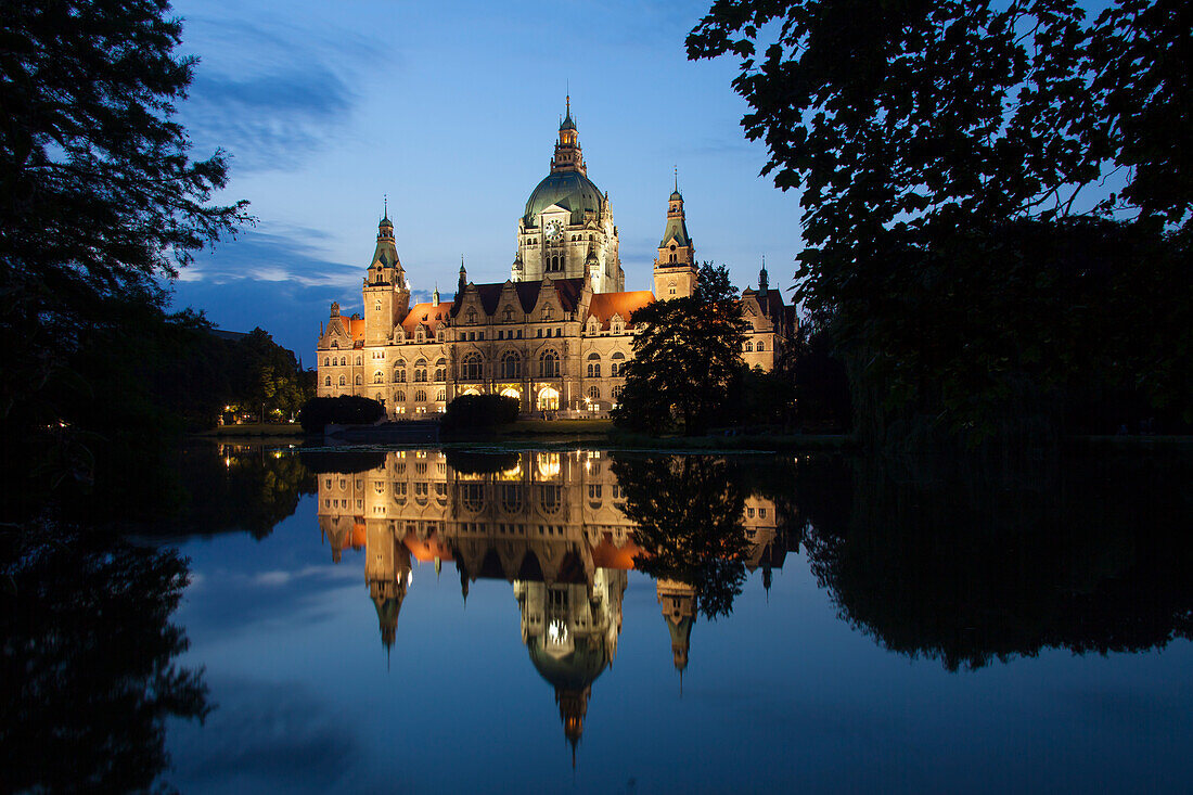  New Town Hall, Maschpark, evening mood, reflection, Hanover, Lower Saxony, Germany 