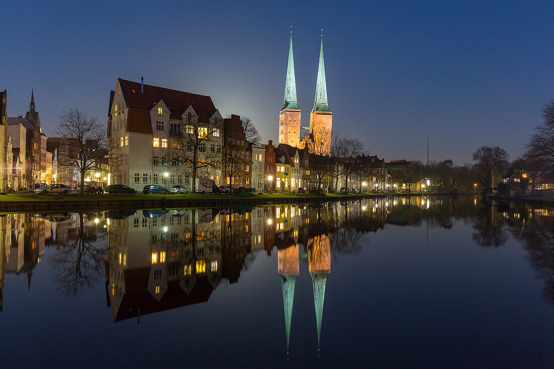  Cathedral church in the evening light, Hanseatic City of Lübeck, Schleswig-Holstein, Germany 