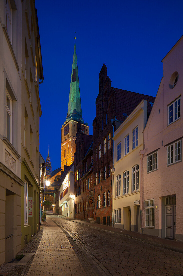  St. Jakobi Church in the evening light, Hanseatic City of Luebeck, Schleswig-Holstein, Germany 