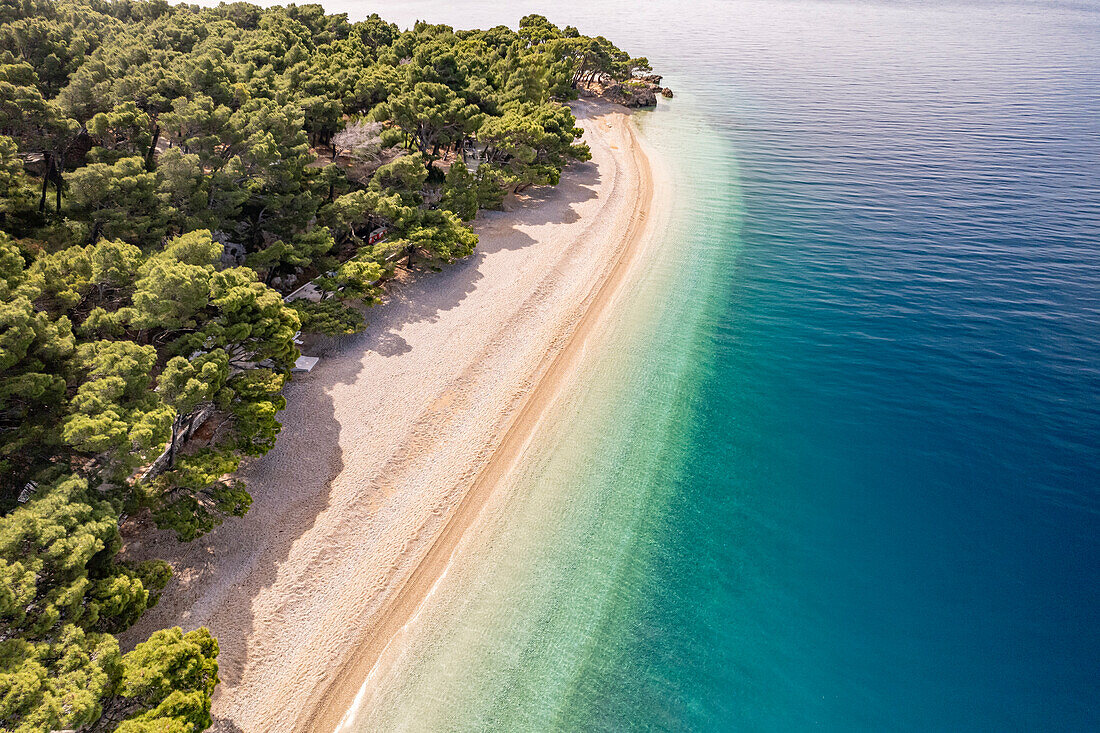 Strand Punta Rata bei Brela von oben gesehen, Kroatien, Europa 