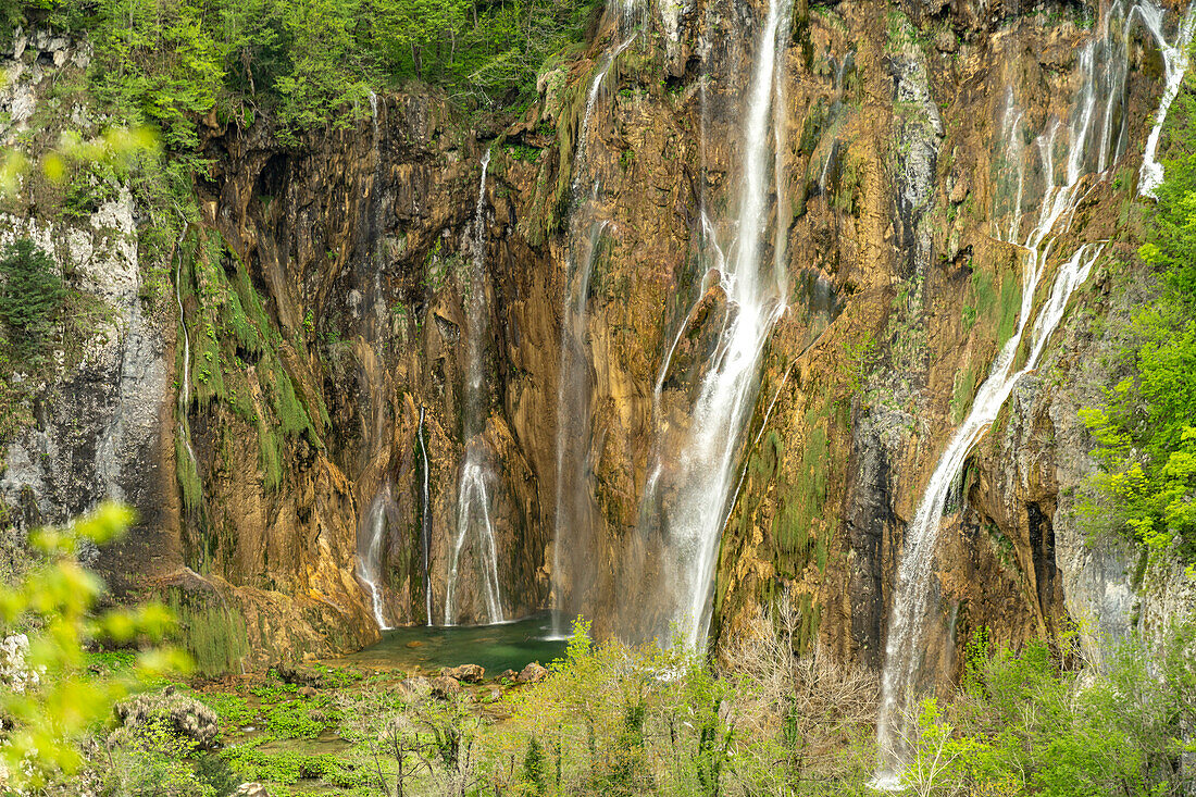  The large waterfall Veliki slap in Plitvice Lakes National Park, Croatia, Europe  