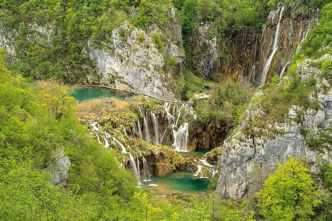  The large waterfall Veliki slap in Plitvice Lakes National Park, Croatia, Europe  