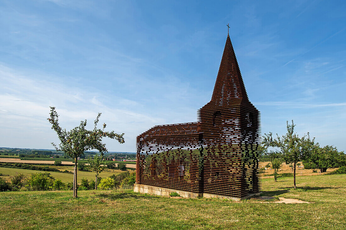  “Reading Between the Lines”, ten-meter-high art installation, church made of thousands of Corten steel plates by Pieterjan Gijs and Arnout Van Vaerenbergh, 2011. Borgloon, Limburg, Belgium, Europe 