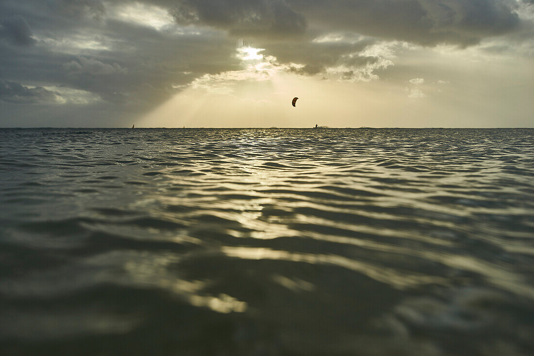  Africa, Mauritius Island, Indian Ocean, lighting at sea 