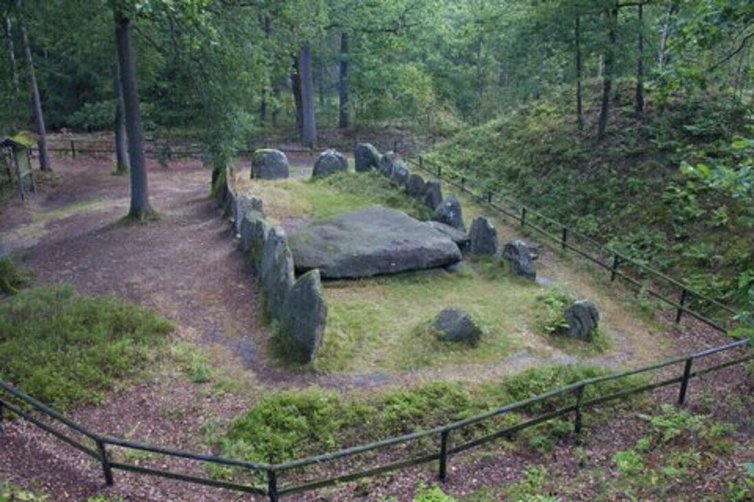  Seven Stone Houses, megalithic tombs, cultural monument, Lueneburg Heath, Lower Saxony, Germany 