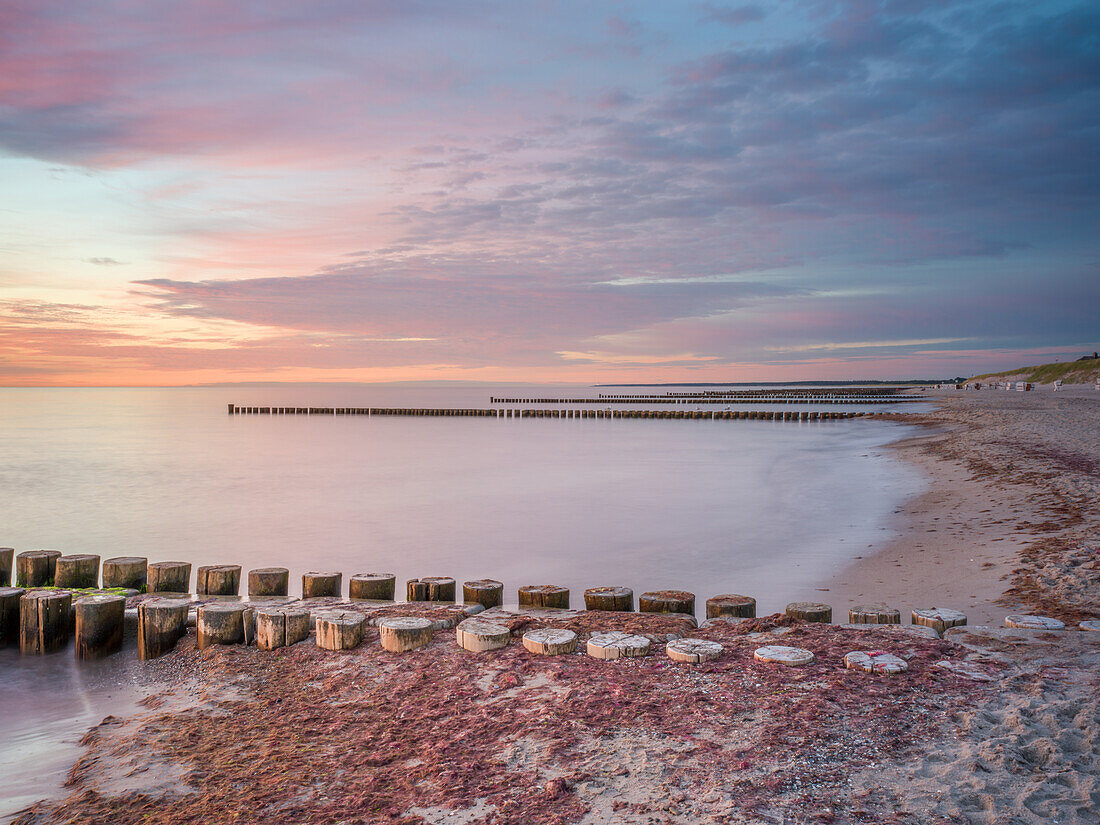  Sunset on the beach of Ahrenshoop, Ahrenshoop, Baltic Sea, Fischland, Darß, Zingst, Vorpommern-Rügen district, Mecklenburg-Vorpommern, Western Pomerania region, Germany, Europe 