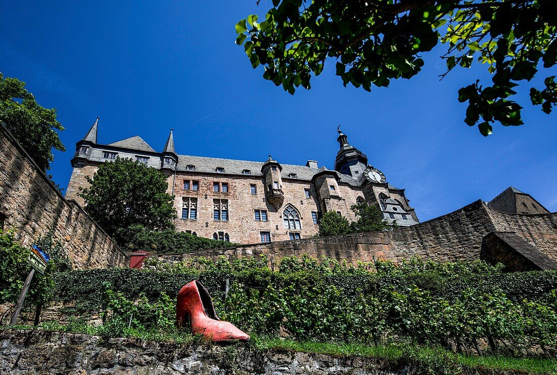  Grimm-Dich-Pfad Marburg, motif Cinderella, in the background the Landgrave Castle, Marburg, Hesse, Germany 