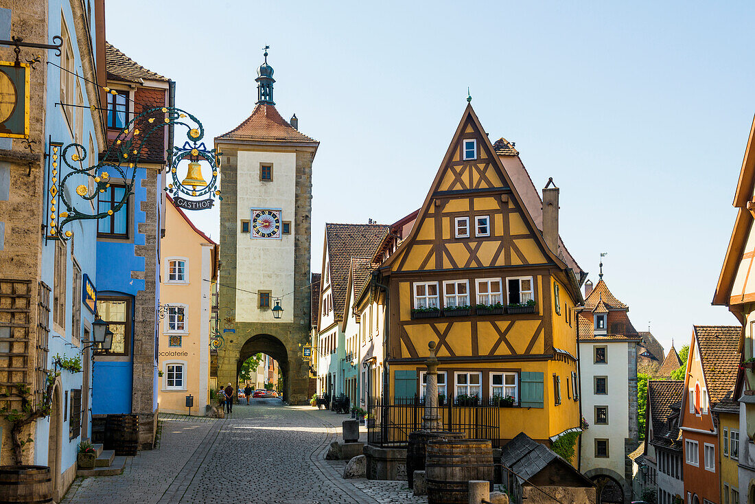  Medieval town, Rothenburg ob der Tauber, Tauber, Romantic Road, Franconia, Bavaria, Germany 