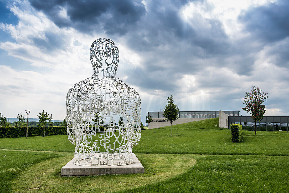 Würth Museum 2, Skulptur Wir von Jaume Plensa, Typografie, Buchstaben, Zeichen, Gaisbach, Künzelsau, Baden-Württemberg, Deutschland