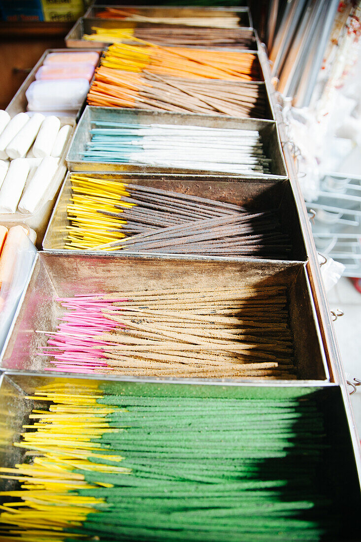 Pune, India, Incense vendor