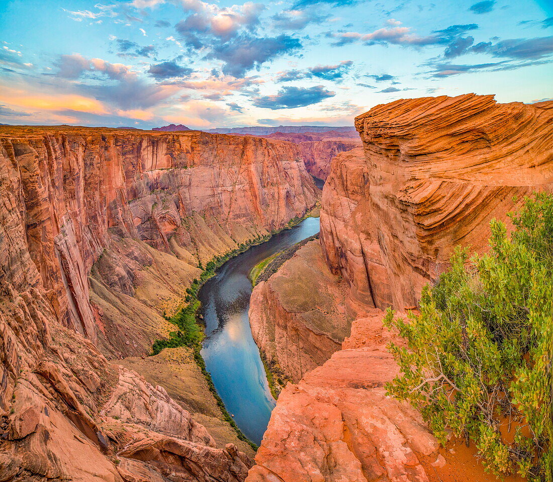  Colorado River im Glen Canyon, Arizona 