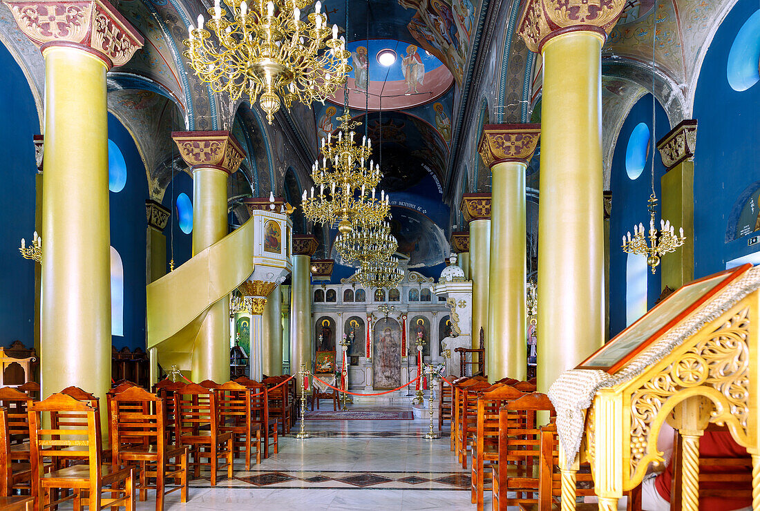 Innenraum der Kirche Agia Paraskevi in Kos-Stadt auf der Insel Kos in Griechenland nach der Restaurierung der Erdbebenschäden von 2017