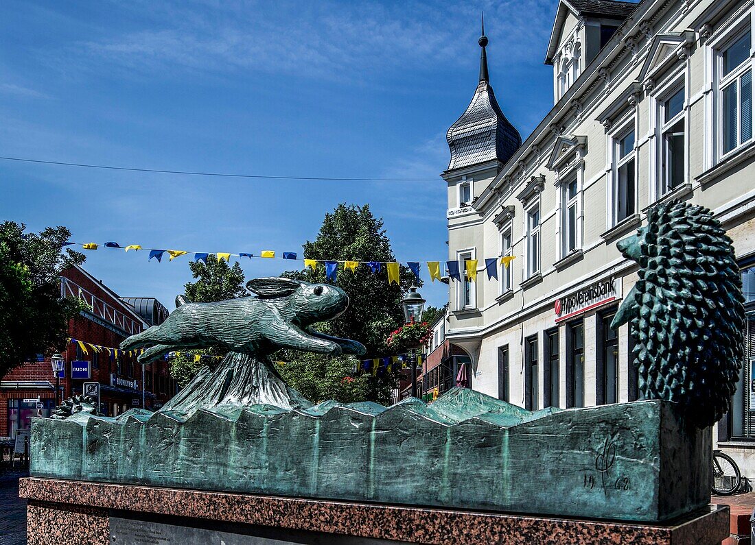 Hase und Igel, Brunnen in Buxtehude, Niedersachsen, Deutschland