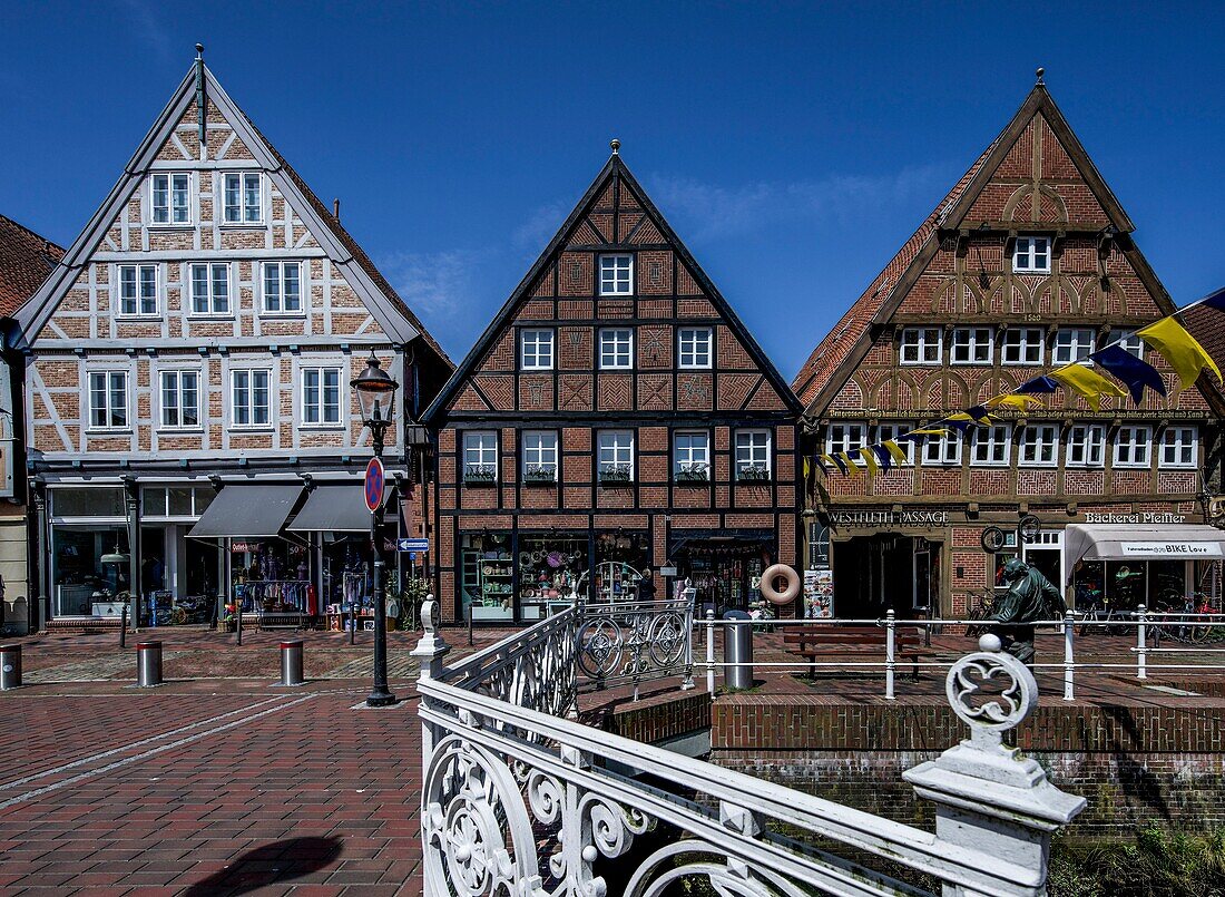 Bürgerhäuser an der Westfleth in Buxtehude, Niedersachsen, Deutschland