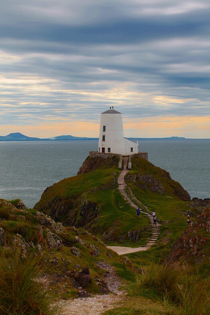  Llanddwyn Island Lighthouse, Wales, UK 