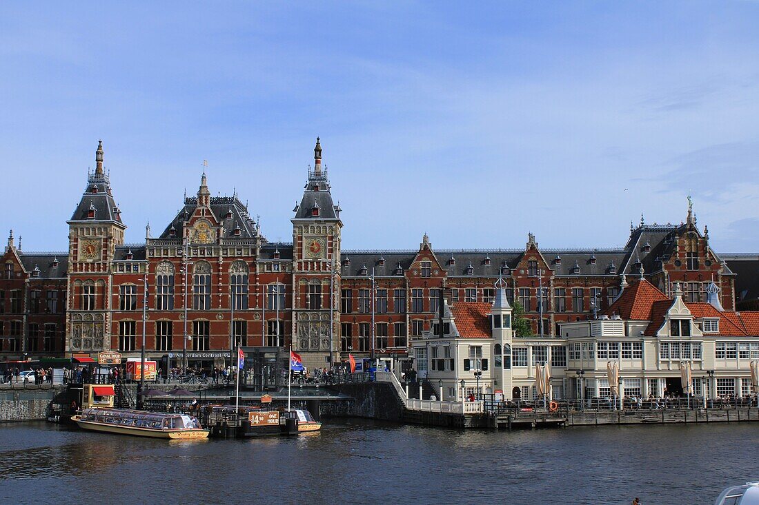  Centraal train station in Amsterdam, Netherlands 