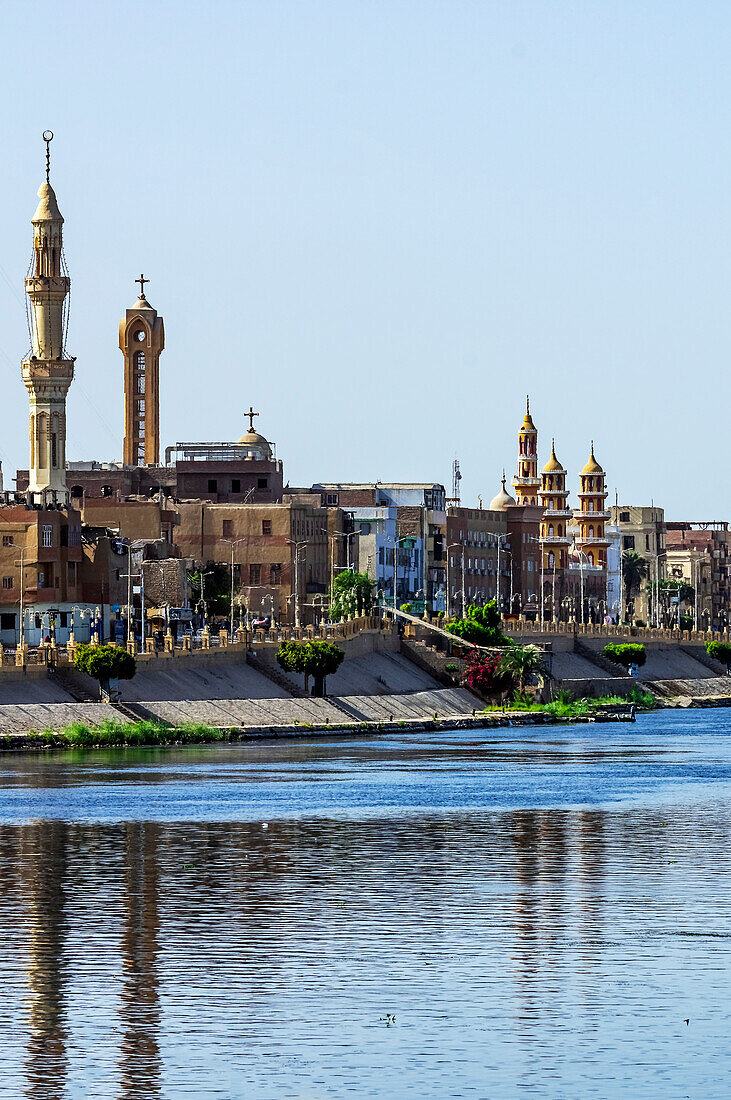  Egypt, Luxor, Esna, city skyline  