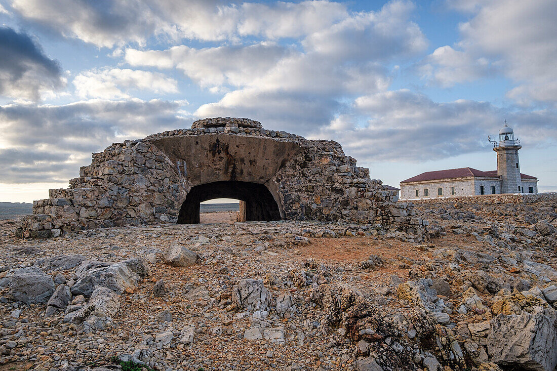  Leuchtturm am Kap Punta Nati, Ciutadella, Menorca, Balearen, Spanien 