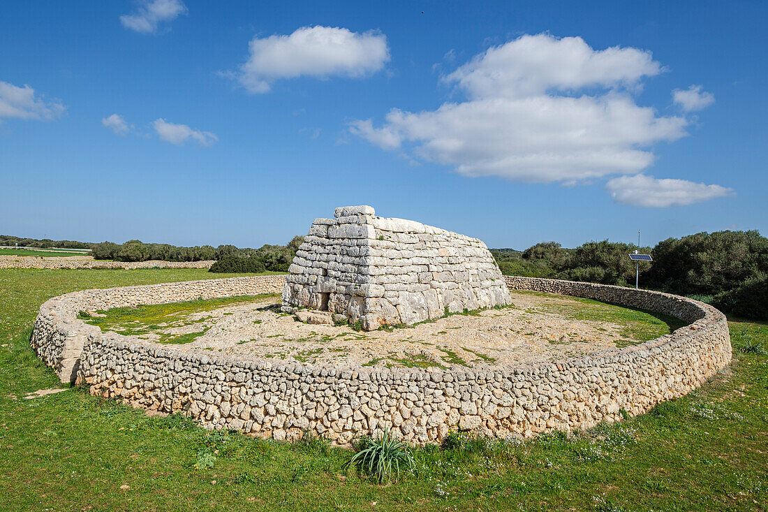 Naveta des Tudons, prototalayotic, Ciutadella, Menorca, Balearic Islands, Spain