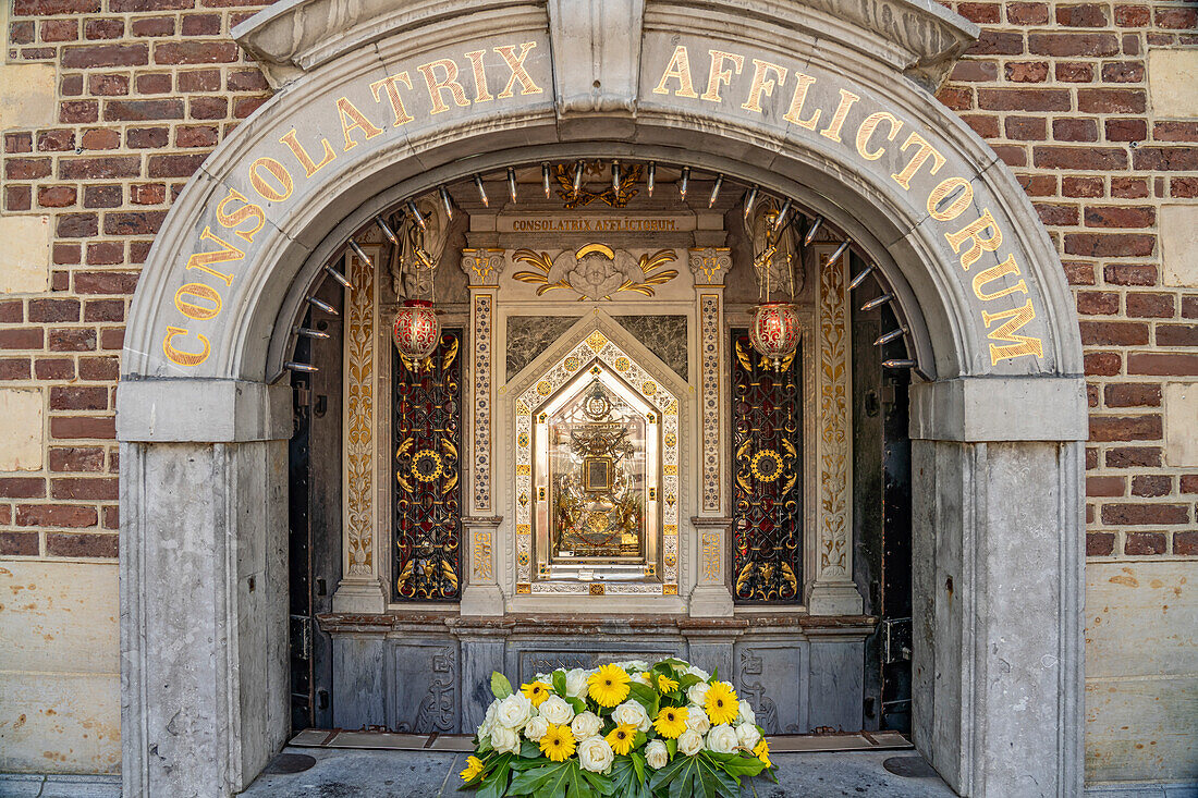  Miraculous image at the Gnadenkapelle pilgrimage church in Kevelaer, Lower Rhine, North Rhine-Westphalia, Germany, Europe 