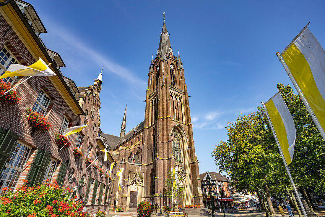  The pilgrimage church of St. Mary&#39;s Basilica in Kevelaer, Lower Rhine, North Rhine-Westphalia, Germany, Europe 