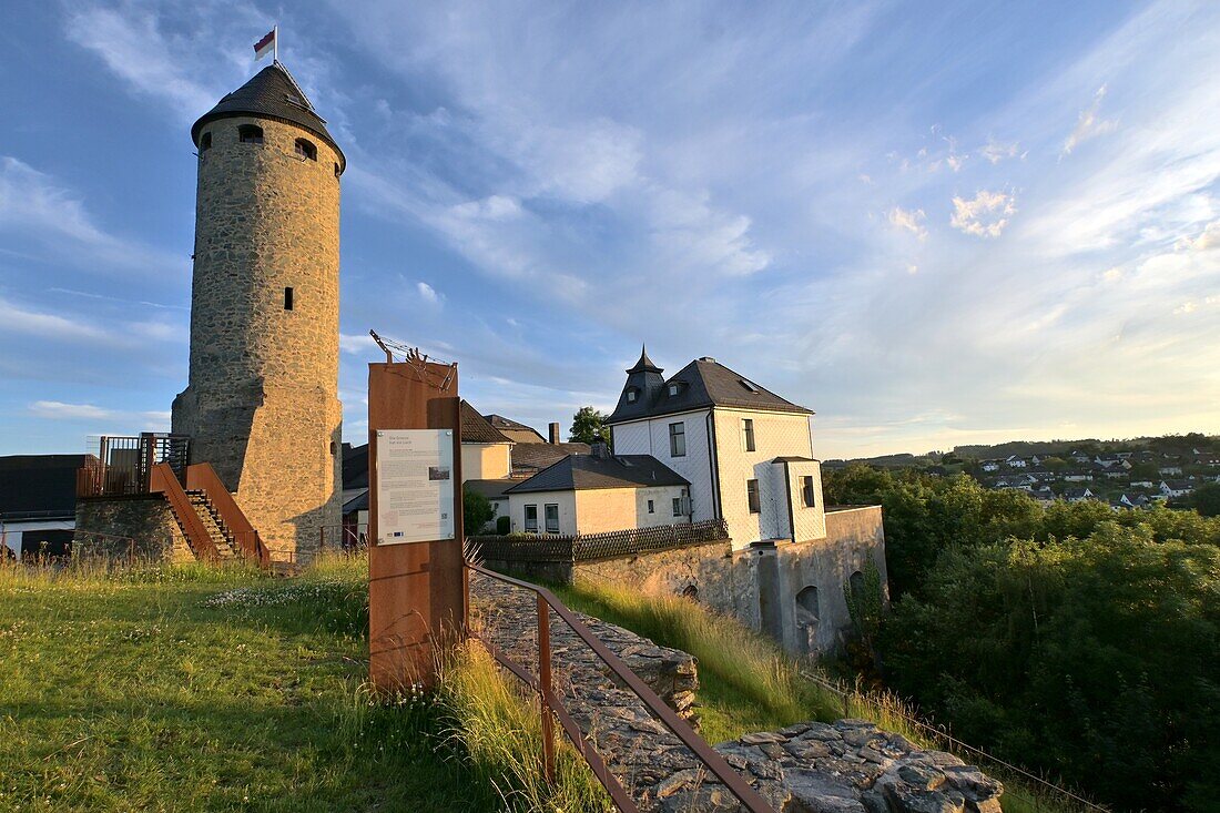 Blick zur Burg Lichtenberg, Frankenwald, Ober-Franken, Franken, Bayern, Deutschland