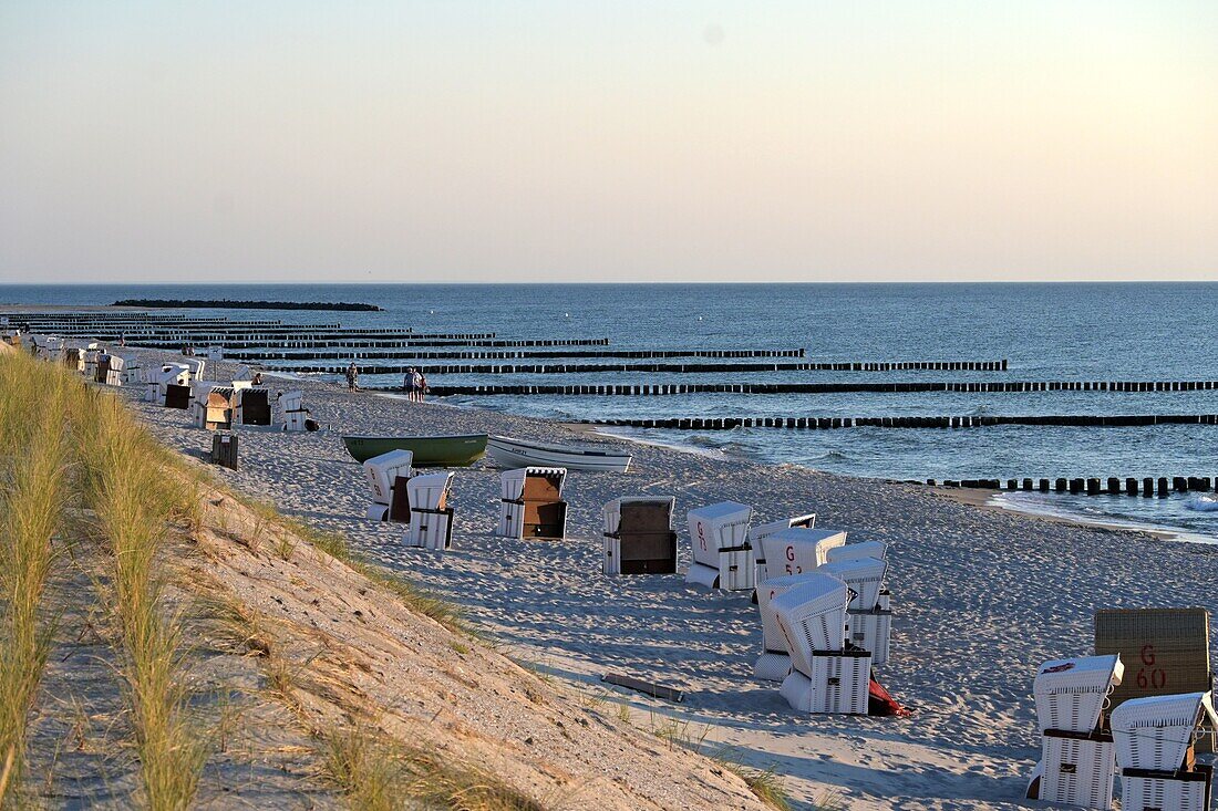  Beach at the Baltic Sea resort of Ahrenshoop, Fischland-Darß, Mecklenburg-Western Pomerania, Germany 