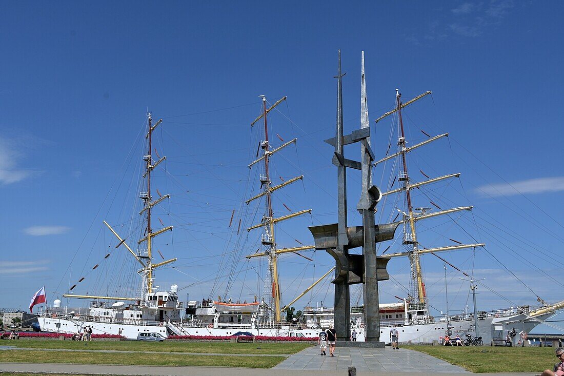  Museum ship Dar Mlodziezy in the port of Gdynia near Danzig, Polish Baltic coast, Poland 