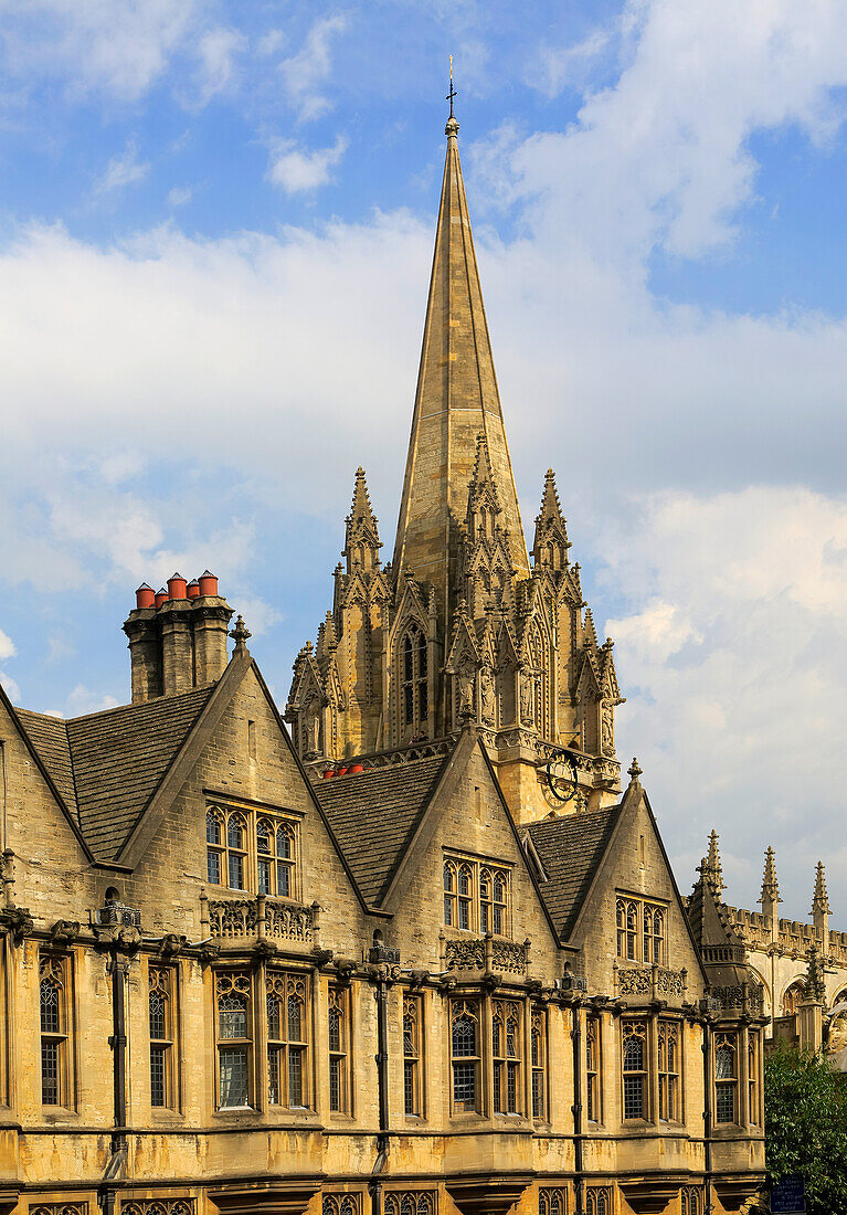  Turm der Kirche Saint Mary the Virgin und Brasenose College, Oxford, England, Großbritannien 