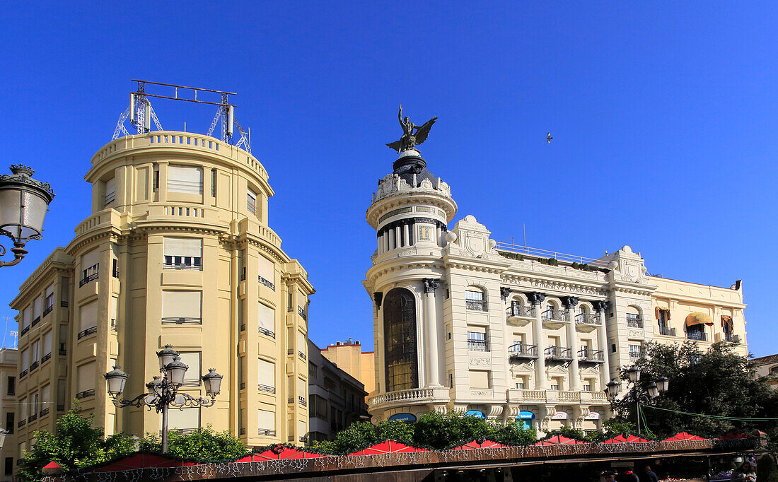 Architekturgebäude der 1920er Jahre an der Plaza Tendillas, Cordoba, Spanien