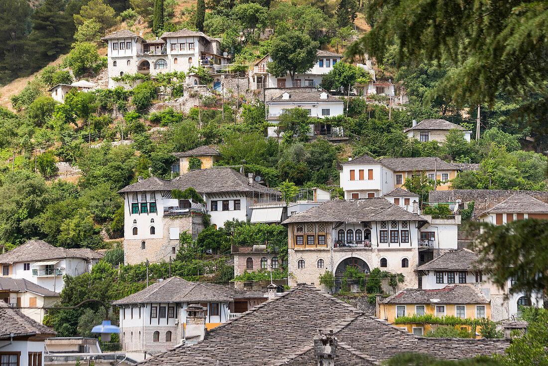  Gjirokaster oder Gjirokastra, Gemeinde im Süden Albaniens, UNESCO-Weltkulturerbe, Albanien, Südosteuropa 