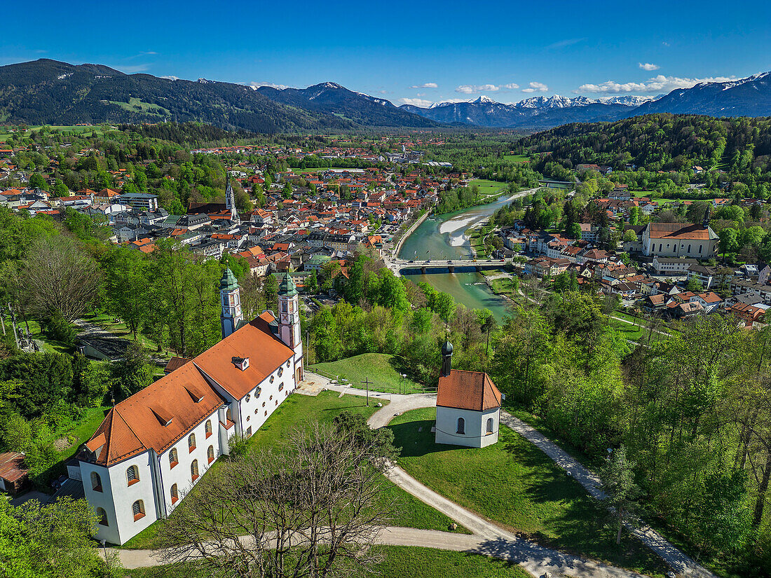  View of the Kreuzkirche on the Kalvarienberg, Bad Tölz and Isar Valley, Lake Constance-Königssee cycle path, Bad Tölz, Upper Bavaria, Bavaria, Germany 