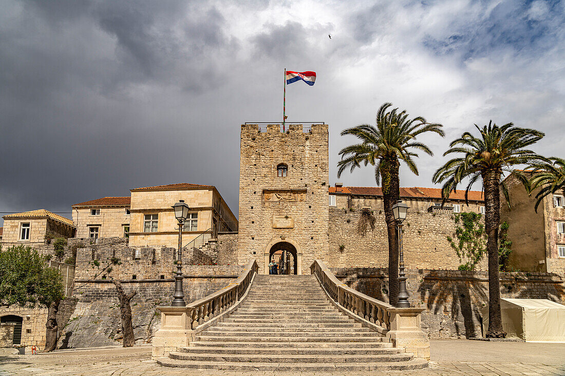  Land Gate Revelin Tower, city gate in Korcula, Croatia, Europe 